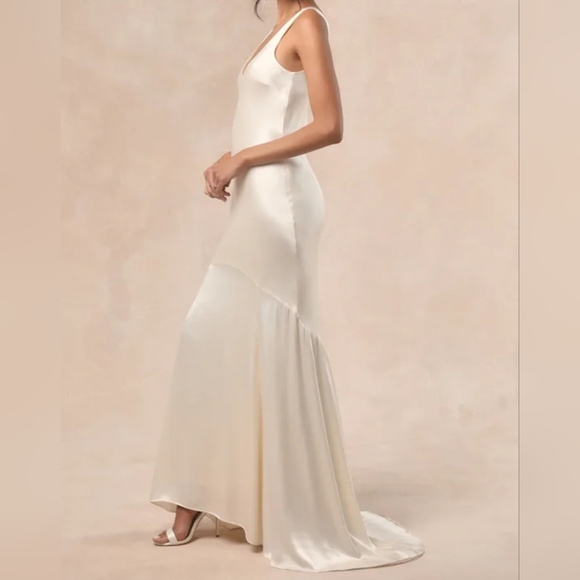 Lulus Women's Love All of Me Champagne Satin Sleeveless Maxi Dress, Size Small - Picture 4 of 9